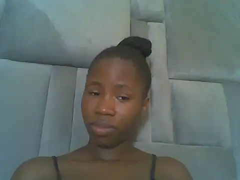 Cuteebony16 webcam