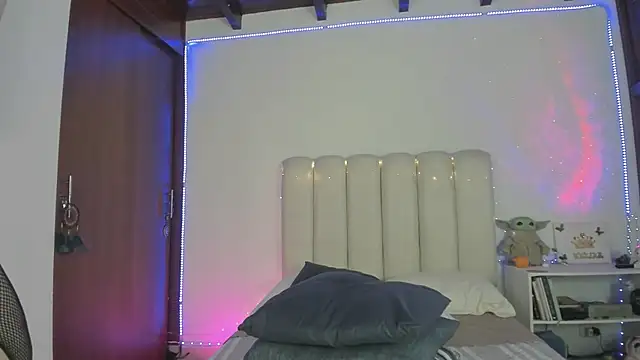 yelenaowens webcam