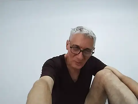 biguncuthardcock - BIGUNCUTHARDCOCK's free webcam - UK Sex Cams