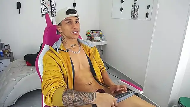 Leonard_Price webcam