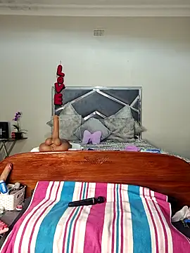 ThickianaRider live sex cam
