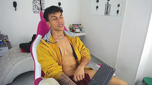 Leonard_Price webcam