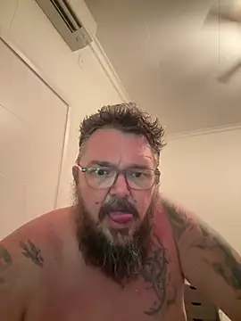 TatooedBear webcam