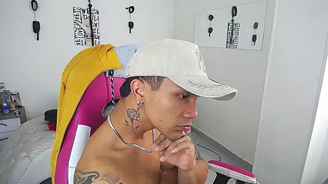 Leonard_Price webcam