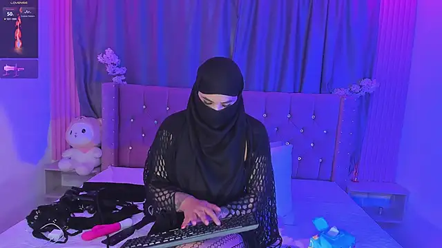Nayla-Mouna webcam