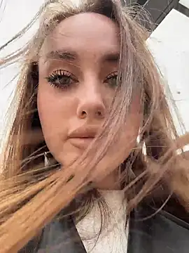KiraSunshine webcam