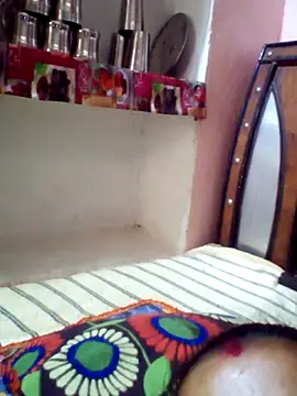 Raveena0990 webcam