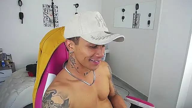 Leonard_Price webcam