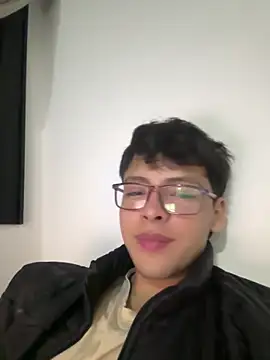 jossmacsi (M twink) - Hola bebés… me ayudan? 🔥😍
