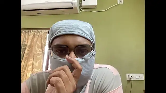 Slave_Aryan webcam