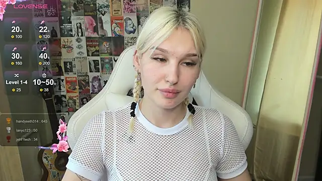 EvelinaLuu webcam