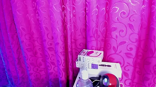 liany_taylor webcam