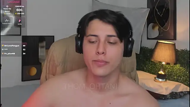 Thom_Ohtani live sex cam