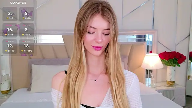 MeganMour webcam