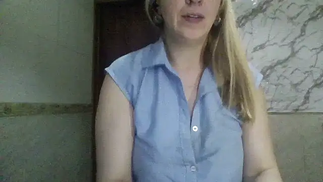 MiyaHottie webcam