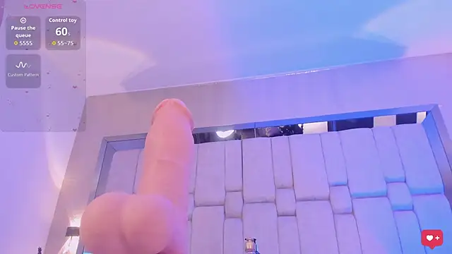 LilithBloom7 webcam
