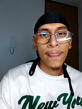 Lil_black009 webcam