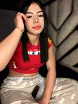 Laura-Khalifa webcam