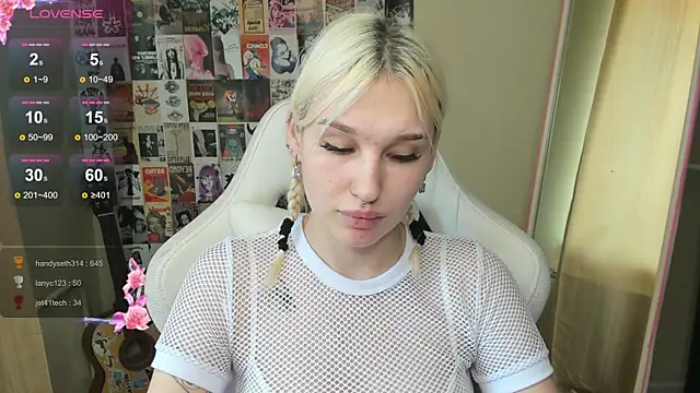 EvelinaLuu webcam