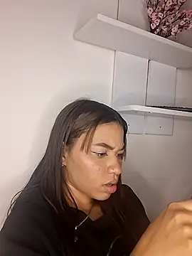 AriadnaLoren webcam