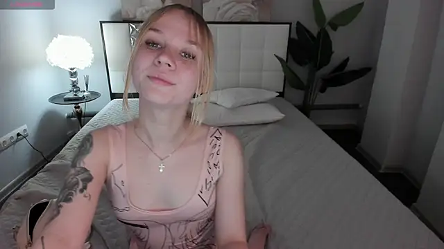 Ami_Kiss webcam