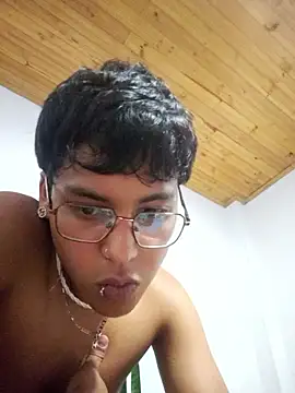 moon_bboy webcam