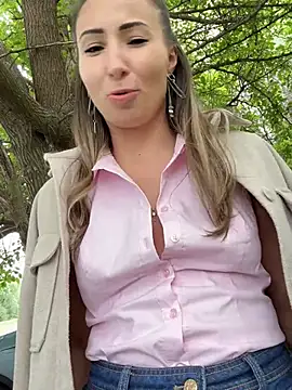 Wonder_Kari webcam