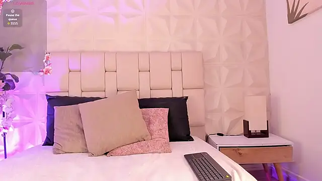 Nyxee_ webcam