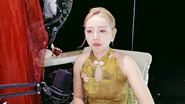 Unique_Mia webcam