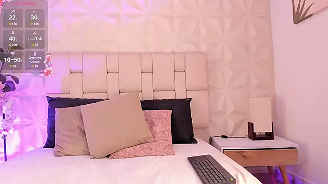 Nyxee_ webcam