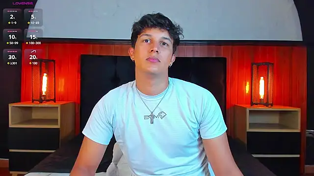 Leo_Savage_ webcam