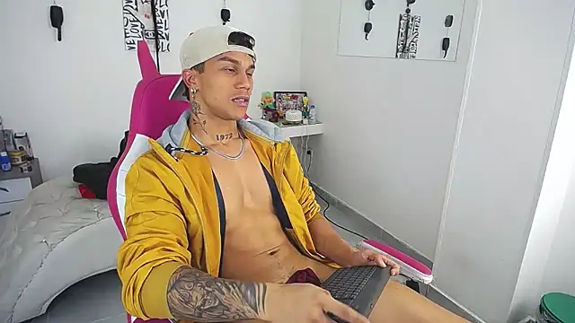 Leonard_Price webcam