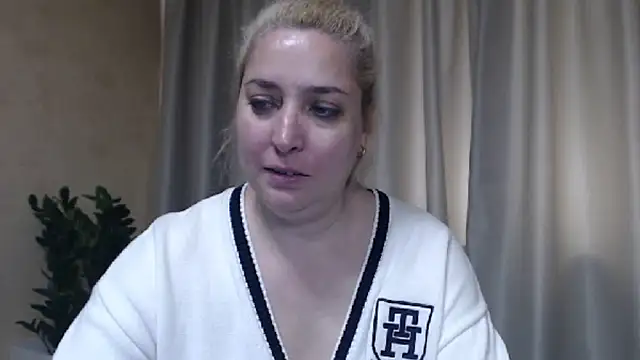 sweetpussy13 webcam