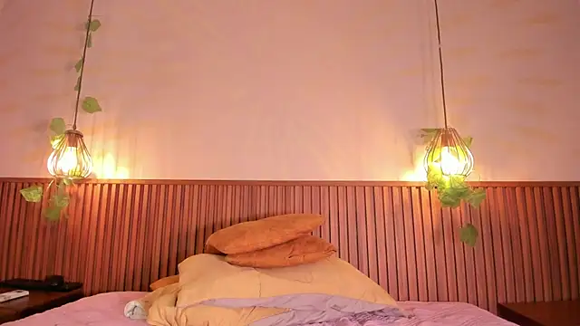 daphne_courtis webcam