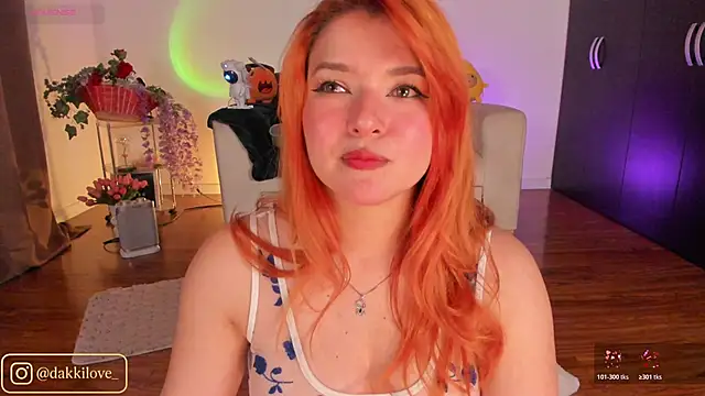 DAKOTA_LOVEE webcam