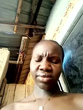 Black_juicy24 webcam