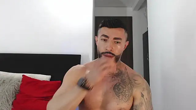 andrea_de_lucaa webcam
