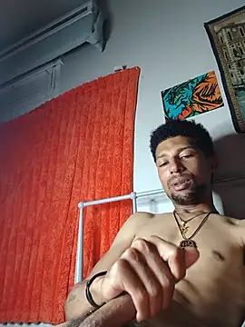 BigPrettyDick777 webcam