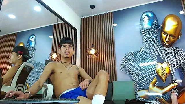 Skinny_cute_Alyer webcam