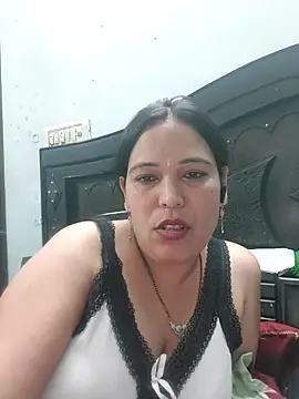 Poojabhabi101 webcam