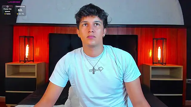Leo_Savage_ webcam
