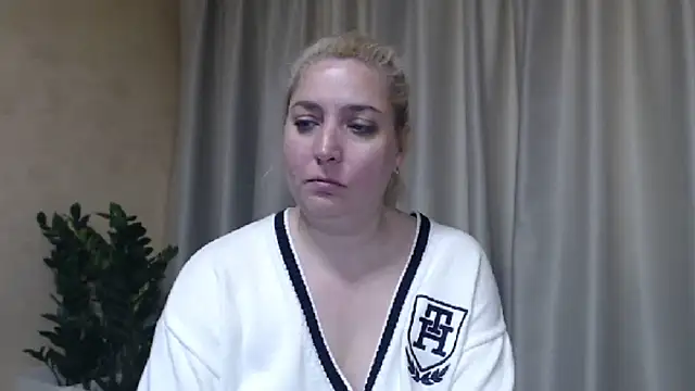 sweetpussy13 webcam