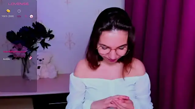 KindHazelHere_ webcam