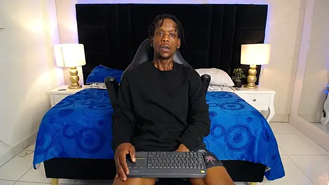 SkylerBigxxx webcam