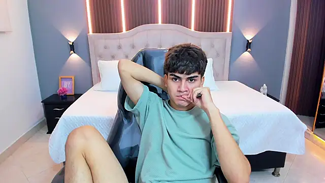 Tommy18__ webcam