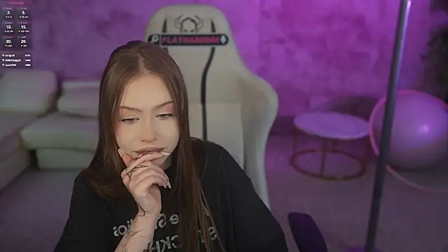 Esmie_Smile webcam