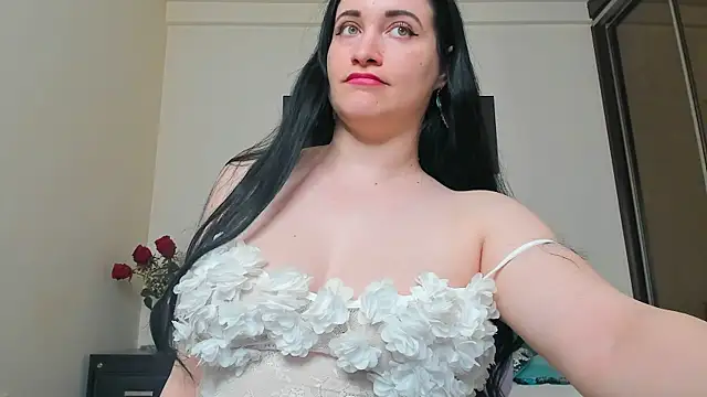 GoldenLunaa webcam