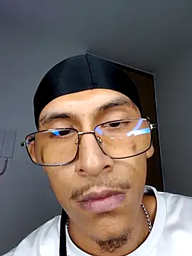 Lil_black009 webcam
