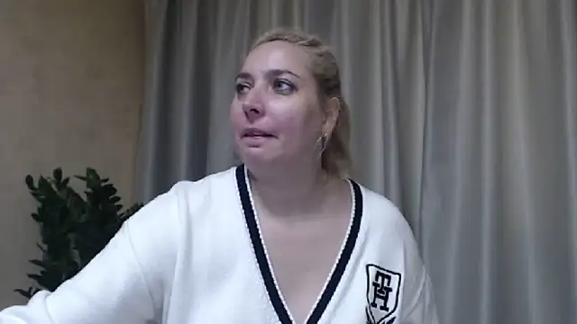 sweetpussy13 webcam