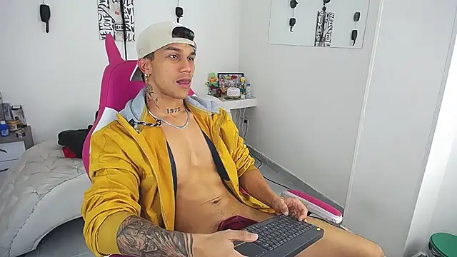 Leonard_Price webcam